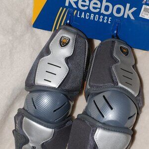 Reebok Lacrosse Elbow Guards 7K M Medium Gray Silver Brand New! Item # J00811